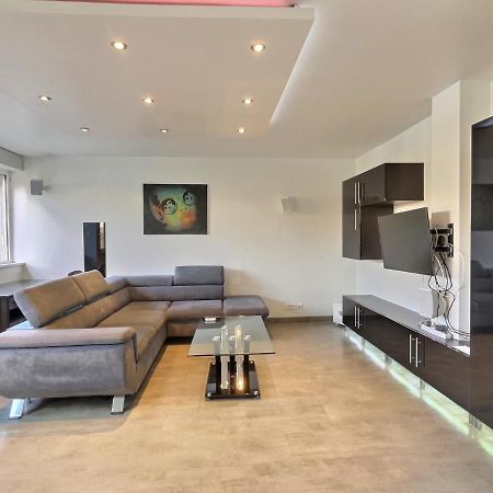 "Magic Red" De Miss.K Conciergerie Apartman Mâcon Kültér fotó