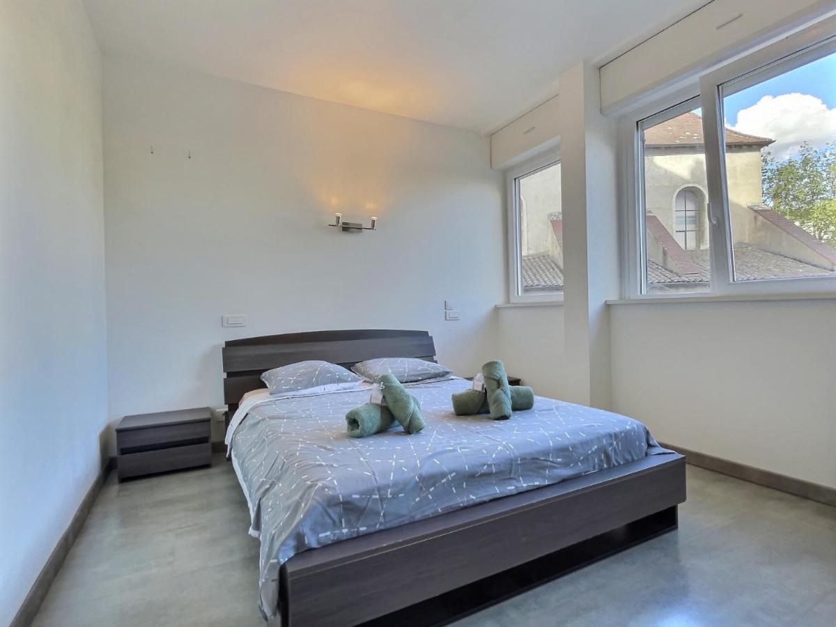 "Magic Red" De Miss.K Conciergerie Apartman Mâcon Kültér fotó