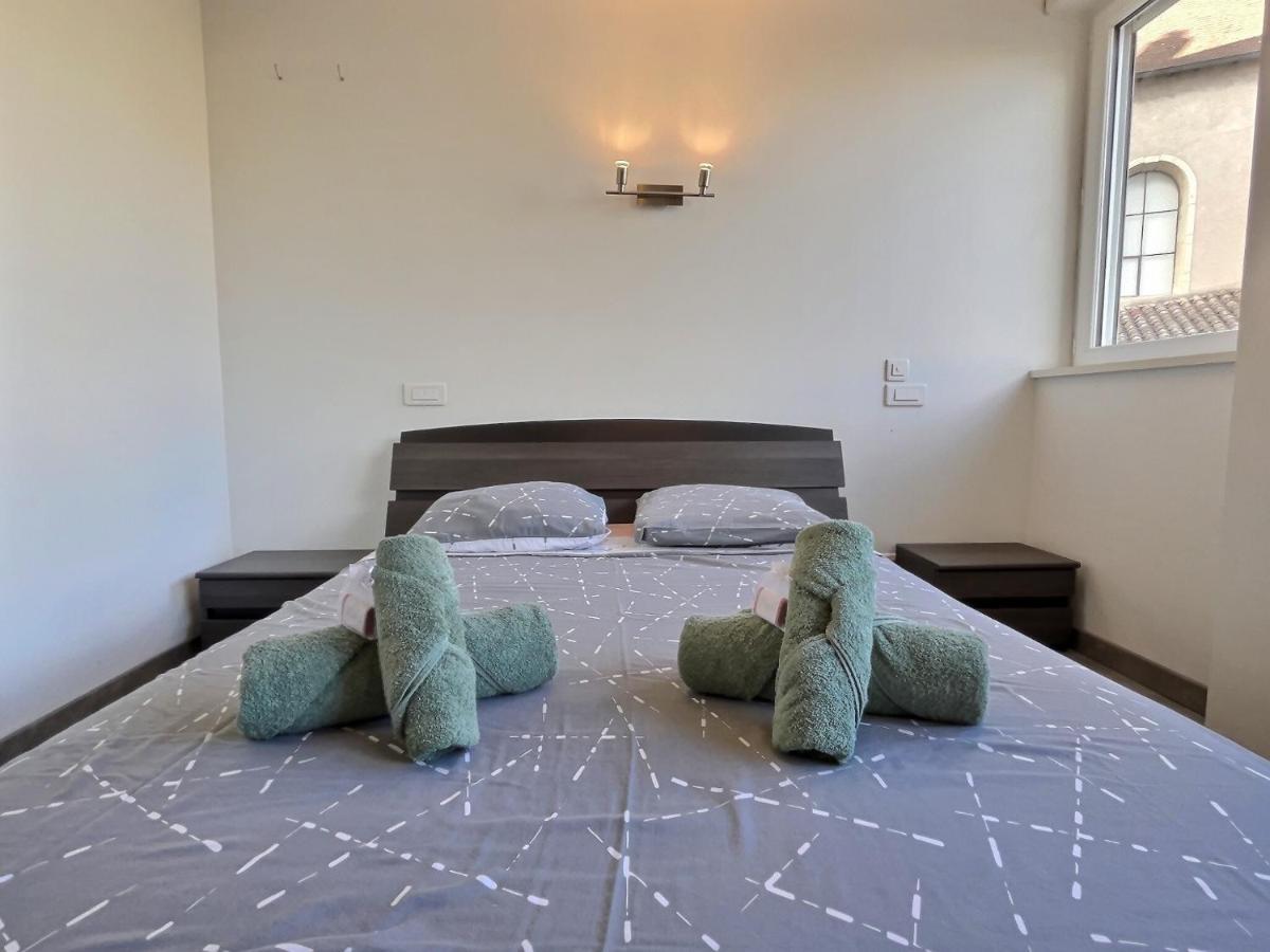 "Magic Red" De Miss.K Conciergerie Apartman Mâcon Kültér fotó