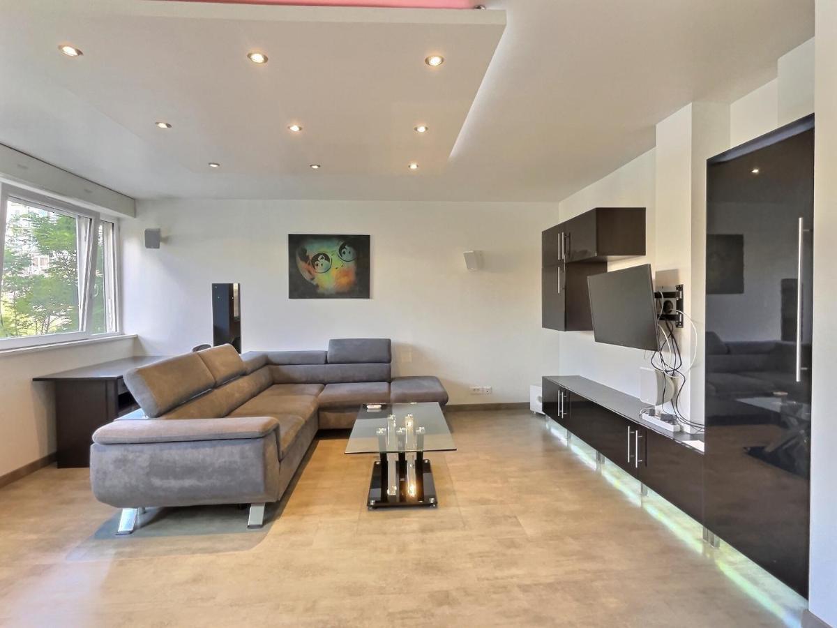 "Magic Red" De Miss.K Conciergerie Apartman Mâcon Kültér fotó